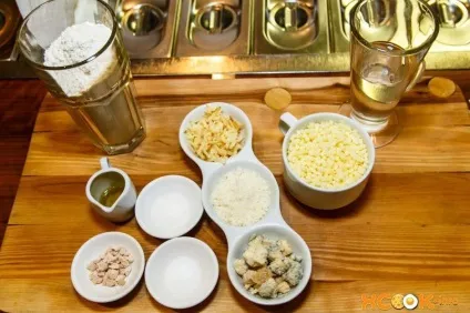 Піца 4 сиру - класичний рецепт з фото приготування в домашніх умовах (фото) Піца 4 сиру - класичний рецепт з фото приготування в домашніх умовах