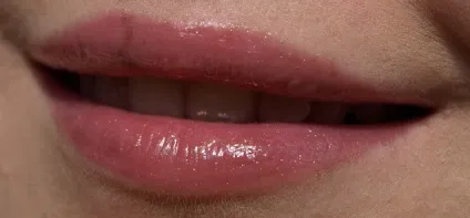 Be butterfly цукерковий guerlain kisskiss gloss extreme shine rose collection # 872 flush pink (butterfly) Be butterfly цукерковий guerlain kisskiss gloss extreme shine rose collection # 872 flush pink