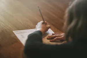 Як навчити дитину лівшу правильно тримати ручку - woman s day (правильно) Як навчити дитину лівшу правильно тримати ручку - woman s day