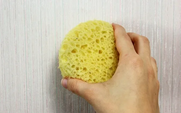 Як клеїти акрилові шпалери