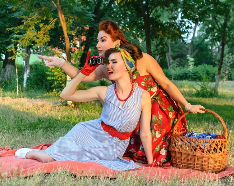 Як одягнутися на пікнік журнал «дев'ять трендів», дев'ять трендів (природа) Як одягнутися на пікнік журнал «дев'ять трендів», дев'ять трендів