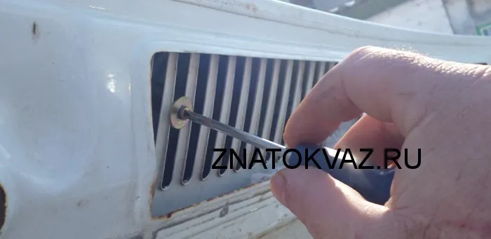 Як встановити повітрозабірник на капот ваз 2107 (потрібні повітрозабірники капот) Як встановити повітрозабірник на капот ваз 2107