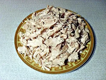 Млинцевий пиріг з куркою і грибами - закуска до святкового столу (куркою) Млинцевий пиріг з куркою і грибами - закуска до святкового столу