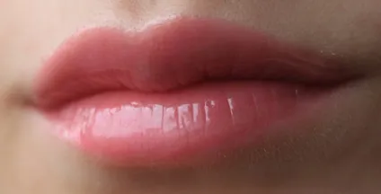 Блиск для губ guerlain kiss kiss gloss (відтінок № 860 rose florida) - відгуки, фото і ціна (відгуки) Блиск для губ guerlain kiss kiss gloss (відтінок № 860 rose florida) - відгуки, фото і ціна