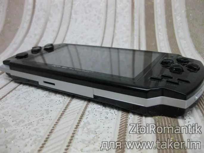 Китайська портативна ігрова консоль gameplayer psp mp5 (китайська) Китайська портативна ігрова консоль gameplayer psp mp5