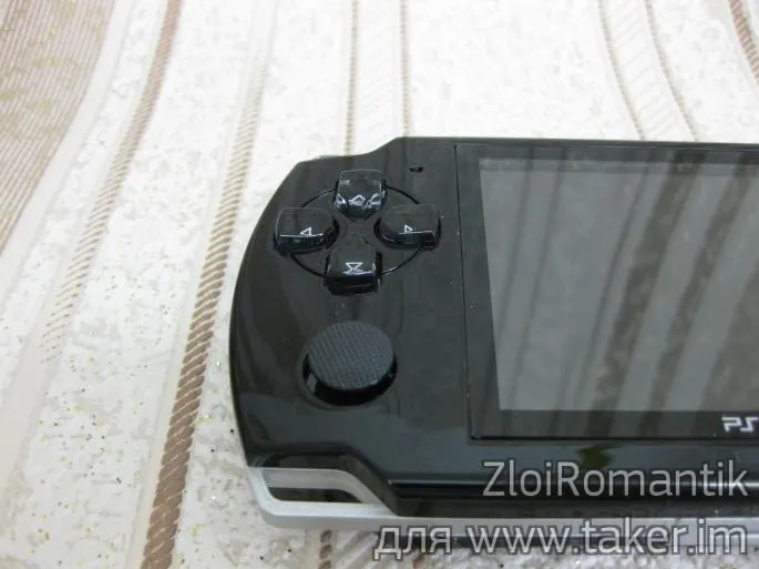 Китайська портативна ігрова консоль gameplayer psp mp5 (китайська) Китайська портативна ігрова консоль gameplayer psp mp5