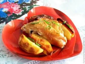 Курочка в духовці фарширована цибулею