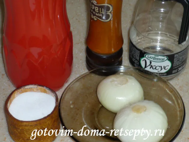 Курка смажена на сковороді з чорносливом і родзинками (сковороді куряче філе) Курка смажена на сковороді з чорносливом і родзинками