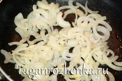 Лосось тушкований з овочами