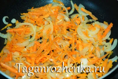 Лосось тушкований з овочами