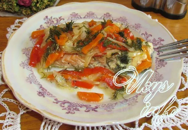Лосось, запечений в духовці з овочами рецепт з фото (фольга) Лосось, запечений в духовці з овочами рецепт з фото