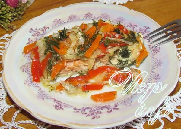 Лосось, запечений в духовці з овочами рецепт з фото (вершки) Лосось, запечений в духовці з овочами рецепт з фото