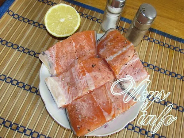 Лосось, запечений в духовці з овочами рецепт з фото (рецепт) Лосось, запечений в духовці з овочами рецепт з фото