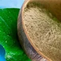 Маска для обличчя з калини
