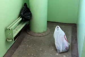 Сміття в під'їзді куди звертатися і можливий штраф (під'їзді) Сміття в під'їзді куди звертатися і можливий штраф