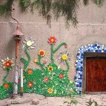 Мозаїка з пластикових кришок