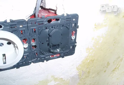 Монтаж комп'ютерної розетки legrand, f1-it (модуль роз'ємом RJ-45) Монтаж комп'ютерної розетки legrand, f1-it