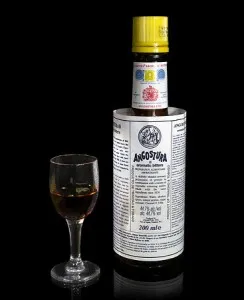 Напій ангостура і коктейлі з ним (шейкері льодом процідіть) Напій ангостура і коктейлі з ним