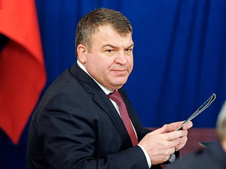 На Сердюкова завели кримінальну справу (право) На Сердюкова завели кримінальну справу