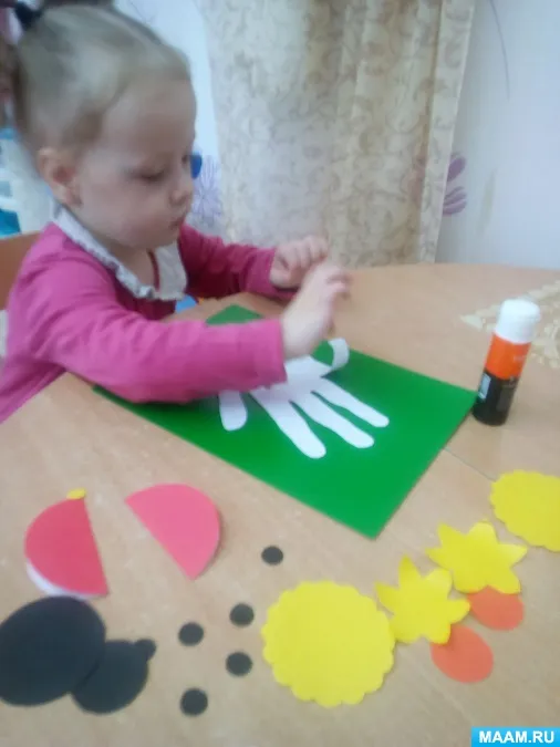 Нетрадиційні види аплікації як засіб розвиток творчості дошкільника (середню освіту) Нетрадиційні види аплікації як засіб розвиток творчості дошкільника