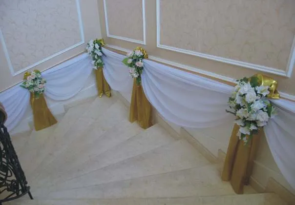 Оформлення сходів на весілля - весільне оформлення банкетних залів, кафе і ресторанів в Казані