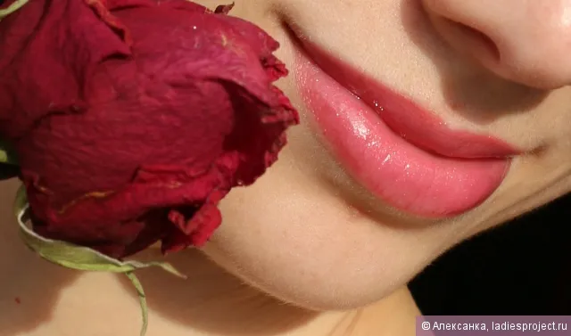 Поживна губна помада rouge eclat (відтінок № 04 tropical pink) від clarins - відгуки, фото і ціна (поживна) Поживна губна помада rouge eclat (відтінок № 04 tropical pink) від clarins - відгуки, фото і ціна