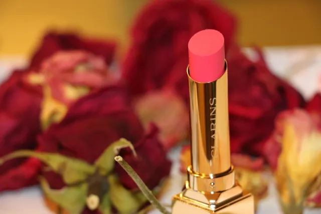 Поживна губна помада rouge eclat (відтінок № 04 tropical pink) від clarins - відгуки, фото і ціна (tropical) Поживна губна помада rouge eclat (відтінок № 04 tropical pink) від clarins - відгуки, фото і ціна