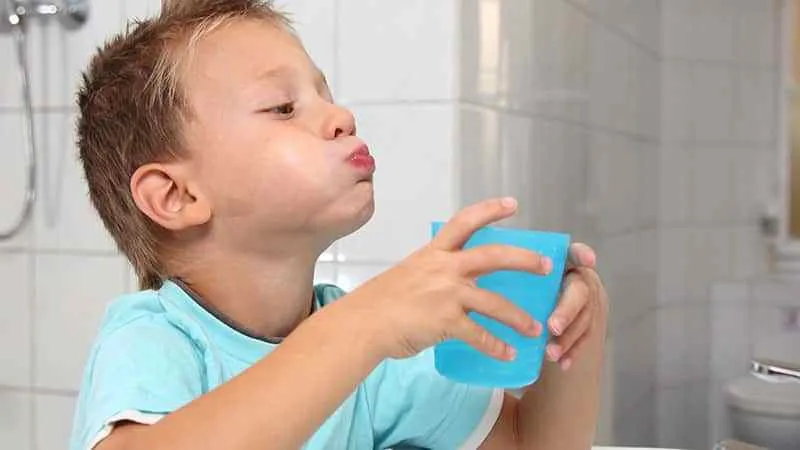 Перекис водню при стоматиті у дорослих і дітей (перекис) Перекис водню при стоматиті у дорослих і дітей