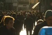 Чому розвивається суспільство