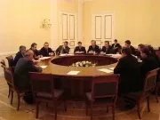 Чому розвивається суспільство