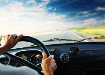 Потрапив в аварію без страховки я не винен (винен) Потрапив в аварію без страховки я не винен