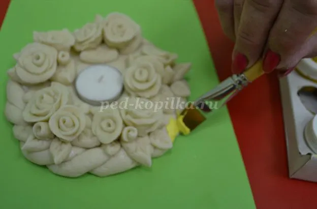 Підсвічник з солоного тіста з трояндами своїми руками (руками) Підсвічник з солоного тіста з трояндами своїми руками