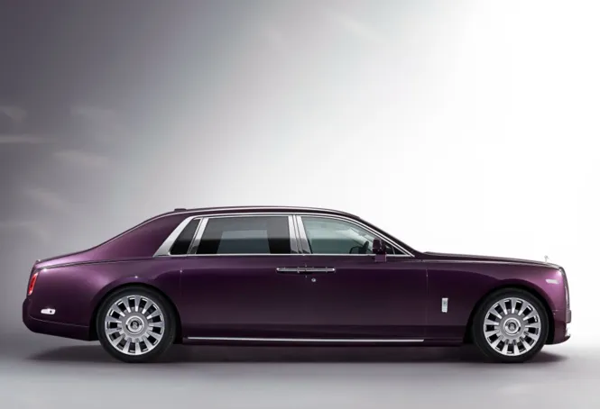 Rolls-royce phantom viii представлено найрозкішніший автомобіль від початку часів
