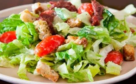 Салат «цезар» з куркою в домашніх умовах рецепт з фото з сухариками (салат) Салат «цезар» з куркою в домашніх умовах рецепт з фото з сухариками