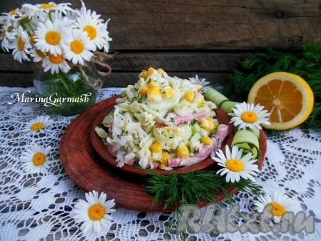 Салат з капустою, ковбасою і кукурудзою - рецепт з фото (ковбасою) Салат з капустою, ковбасою і кукурудзою - рецепт з фото