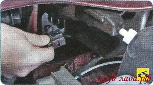 Зняття і установка передніх і задніх фар гранти (демонтувати фари гранти) Зняття і установка передніх і задніх фар гранти