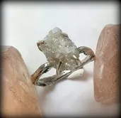 Весільні кільця з кольоровими каменями, необробленим каменем, без каменю або з перлами - фото (необробленим) Весільні кільця з кольоровими каменями, необробленим каменем, без каменю або з перлами - фото