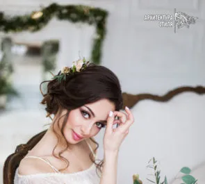 Весільні зачіски і макіяж, виїзд стилістів додому (весільні) Весільні зачіски і макіяж, виїзд стилістів додому