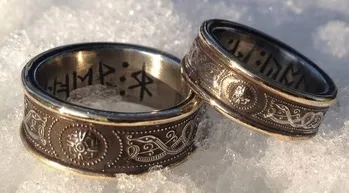 Весільні кільця з кольоровими каменями, необробленим каменем, без каменю або з перлами - фото (стиль) Весільні кільця з кольоровими каменями, необробленим каменем, без каменю або з перлами - фото