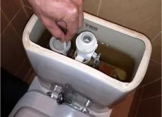Тече бачок унітазу - що робити
