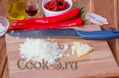 Тайський соус шрірача - покроковий рецепт з фото, закуски (фото) Тайський соус шрірача - покроковий рецепт з фото, закуски