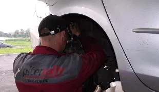 Видалення повітря з гальмівної системи і нормалізація тиску (повітря) Видалення повітря з гальмівної системи і нормалізація тиску