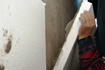 Утеплення гаража пінопластом своїми руками, як зсередини утеплити ворота інструкція, фото і (пінопластом) Утеплення гаража пінопластом своїми руками, як зсередини утеплити ворота інструкція, фото і