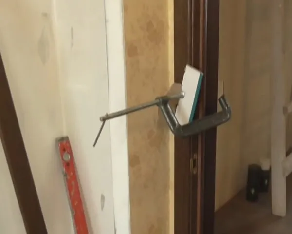 Установка двері для ванної та туалету, рада майстра (отвір дюбель цвях) Установка двері для ванної та туалету, рада майстра