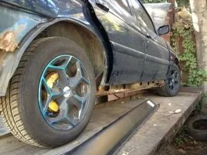 Чим промазати днище автомобіля від корозії розглядаємо правильні варіанти - твій АВТОПУЛЬС (вітрам) Чим промазати днище автомобіля від корозії розглядаємо правильні варіанти - твій АВТОПУЛЬС