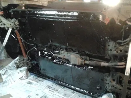Чим промазати днище автомобіля від корозії розглядаємо правильні варіанти - твій АВТОПУЛЬС (схильні до) Чим промазати днище автомобіля від корозії розглядаємо правильні варіанти - твій АВТОПУЛЬС