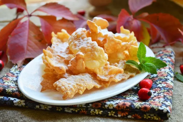 Хрусткий хмиз класичний рецепт на горілці з покроковими фото (рецепт) Хрусткий хмиз класичний рецепт на горілці з покроковими фото