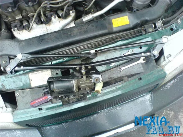 Заміна трапеції склоочисників на нексии - daewoo nexia faq (ремонт нексии) Заміна трапеції склоочисників на нексии - daewoo nexia faq