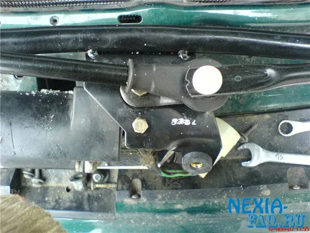 Заміна трапеції склоочисників на нексии - daewoo nexia faq (заміна) Заміна трапеції склоочисників на нексии - daewoo nexia faq