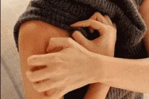 Свербить і свербить тіло, як врятуватися від розчісування (розчісування) Свербить і свербить тіло, як врятуватися від розчісування